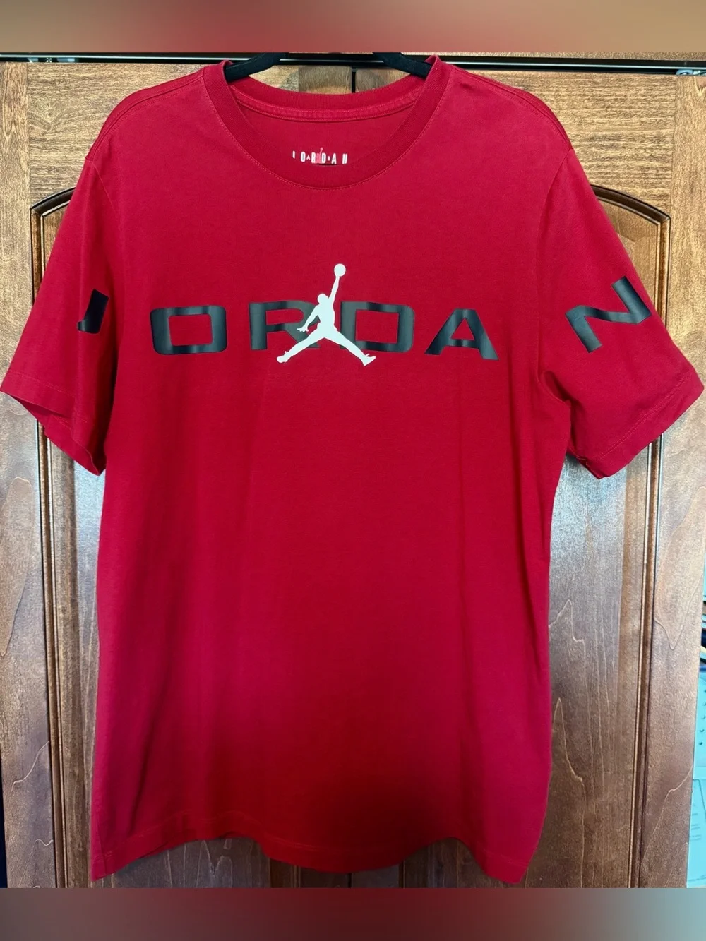 Jordan Men’s L Red Jumpman Graphic T-Shirt